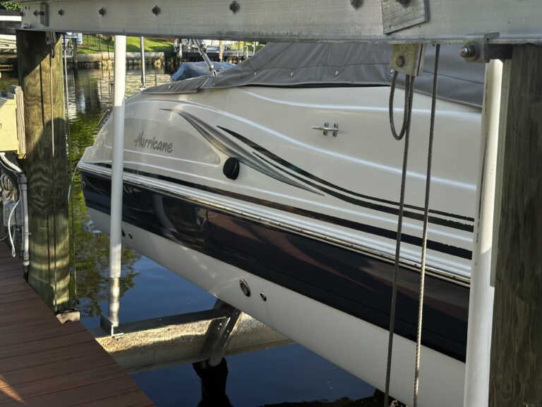 23' Hurricane AFTER Oxidation Correction and Boat Ceramic Coating